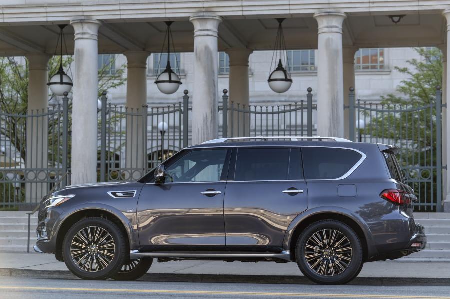  Infiniti QX80 5.6 Limited 2018 года  (NA) (фото 28 из 45)